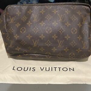 Louis Vuitton Monogram Canvas Toiletry Pouch - zipper broken